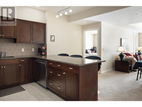 3843 Brown Road Unit# 2303, West Kelowna, BC - Indoor Photo Showing Kitchen