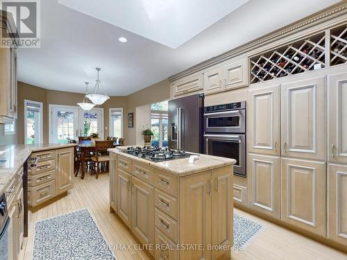 71 Glacier Court, Vaughan, ON - Indoor Photo Showing Kitchen