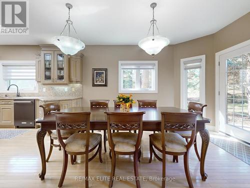 71 Glacier Court, Vaughan, ON - Indoor Photo Showing Dining Room