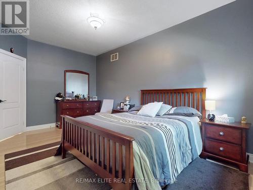 71 Glacier Court, Vaughan, ON - Indoor Photo Showing Bedroom