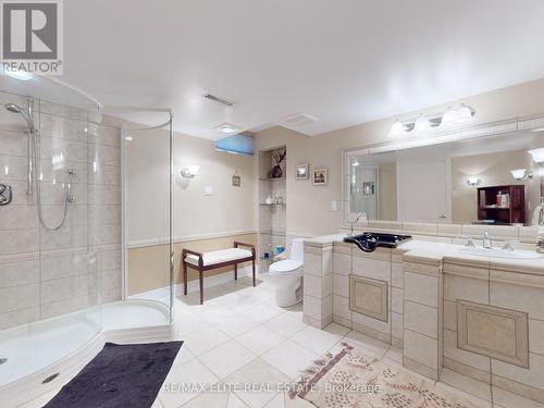 71 Glacier Court, Vaughan, ON - Indoor Photo Showing Bathroom