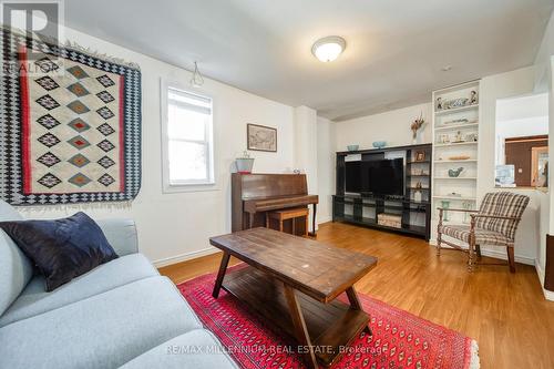 173 Barrie Road, Orillia, ON - Indoor Photo Showing Living Room