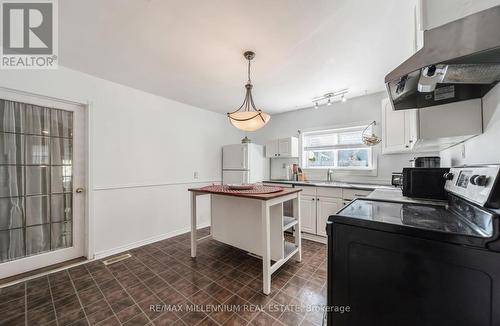 173 Barrie Road, Orillia, ON - Indoor Photo Showing Kitchen