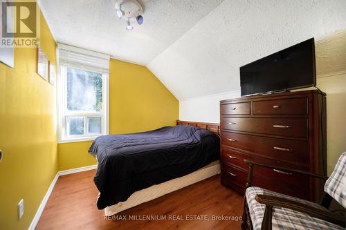 173 Barrie Road, Orillia, ON - Indoor Photo Showing Bedroom