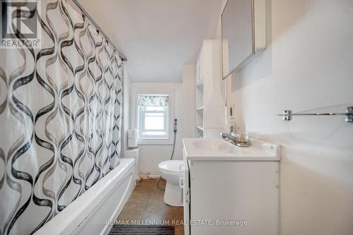 173 Barrie Road, Orillia, ON - Indoor Photo Showing Bathroom