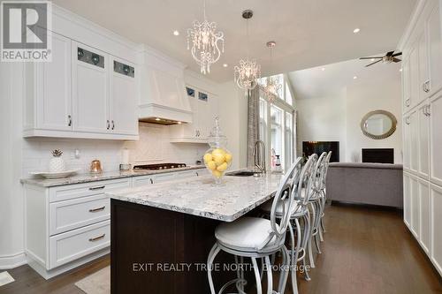 2 Sycamore Circle, Springwater, ON - Indoor Photo Showing Kitchen With Upgraded Kitchen