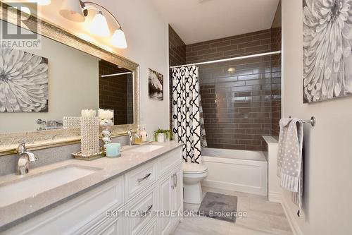 2 Sycamore Circle, Springwater, ON - Indoor Photo Showing Bathroom