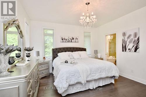 2 Sycamore Circle, Springwater, ON - Indoor Photo Showing Bedroom