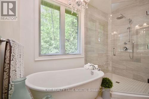 2 Sycamore Circle, Springwater, ON - Indoor Photo Showing Bathroom