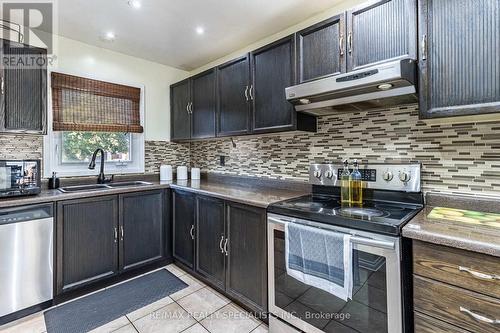 82 Festoon Place, Brampton, ON - Indoor Photo Showing Kitchen With Double Sink With Upgraded Kitchen