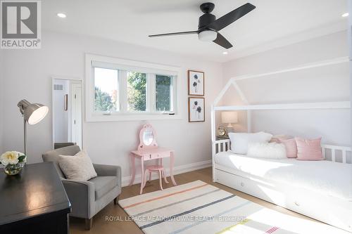 488 Valleyview Crescent, Milton, ON - Indoor Photo Showing Bedroom