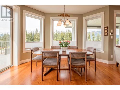 4230 20 Street Ne, Salmon Arm, BC - Indoor Photo Showing Dining Room