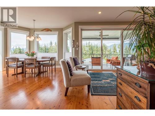 4230 20 Street Ne, Salmon Arm, BC - Indoor