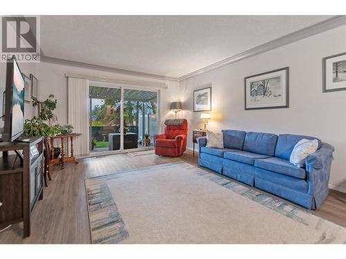 1410 Cedar Street Unit# 20, Okanagan Falls, BC - Indoor Photo Showing Living Room