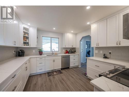 1410 Cedar Street Unit# 20, Okanagan Falls, BC - Indoor Photo Showing Kitchen