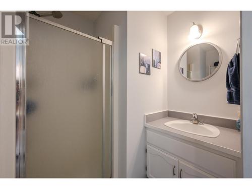 1410 Cedar Street Unit# 20, Okanagan Falls, BC - Indoor Photo Showing Bathroom