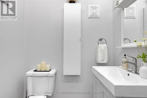 978 Newtonville Road, Clarington (Newcastle), ON - Indoor Photo Showing Bathroom