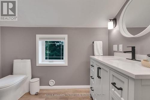 978 Newtonville Road, Clarington (Newcastle), ON - Indoor Photo Showing Bathroom