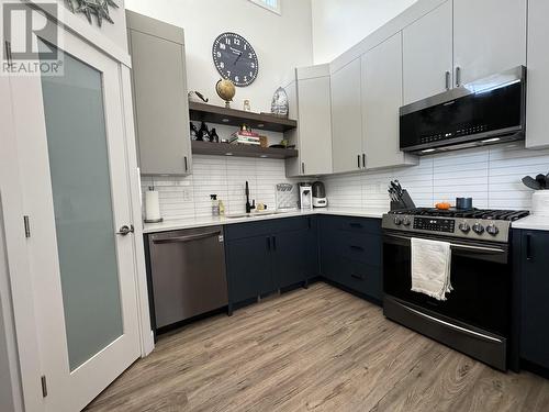 2786 Greenforest Crescent, Prince George, BC - Indoor Photo Showing Kitchen With Upgraded Kitchen