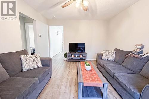 76 Elmwood Ave, Sault Ste. Marie, ON - Indoor Photo Showing Living Room