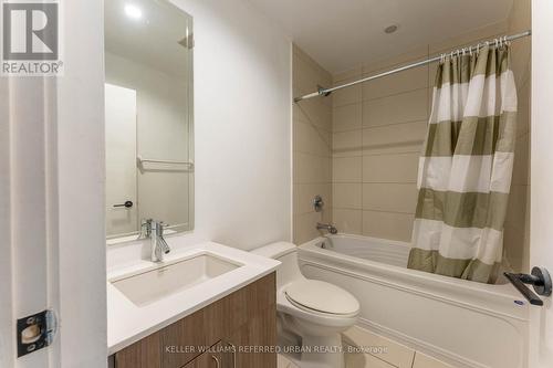 4206 - 426 University Avenue, Toronto, ON - Indoor Photo Showing Bathroom