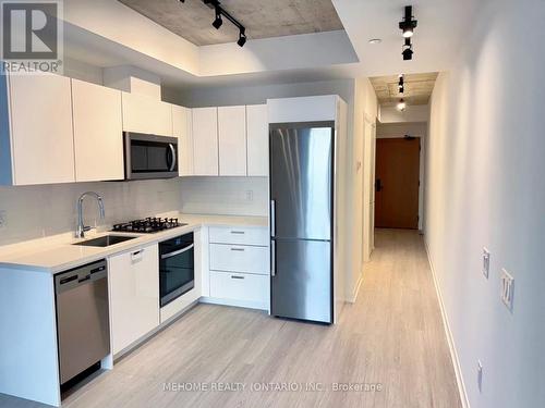 612 - 195 Mccaul Street, Toronto, ON - Indoor Photo Showing Kitchen