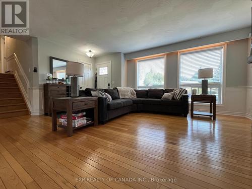 721 Churchill Street, Timmins (Upper Melrose), ON - Indoor Photo Showing Living Room