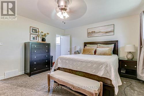 1 Highland Drive, Tillsonburg, ON - Indoor Photo Showing Bedroom