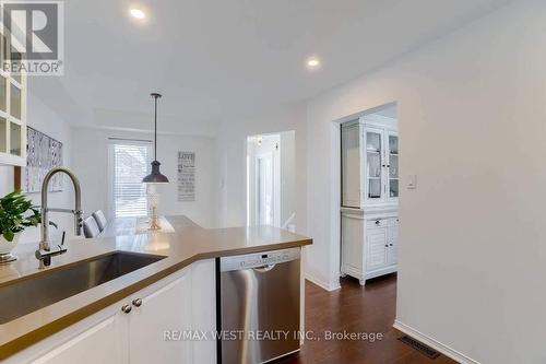 Main - 84 Mullis Crescent, Brampton, ON - Indoor Photo Showing Kitchen