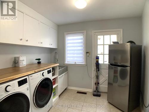 1476 Corley Drive, London, ON - Indoor Photo Showing Laundry Room