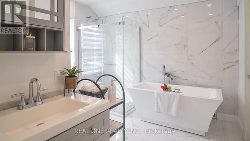 1476 Corley Drive, London, ON - Indoor Photo Showing Bathroom