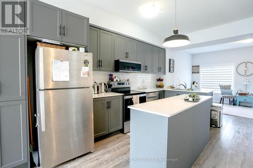 5 - 314 Equestrian Way, Cambridge, ON - Indoor Photo Showing Kitchen With Stainless Steel Kitchen With Upgraded Kitchen