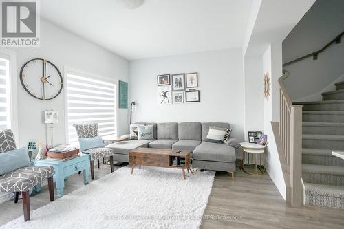 5 - 314 Equestrian Way, Cambridge, ON - Indoor Photo Showing Living Room