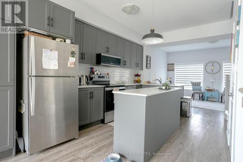 5 - 314 Equestrian Way, Cambridge, ON - Indoor Photo Showing Kitchen With Stainless Steel Kitchen With Upgraded Kitchen