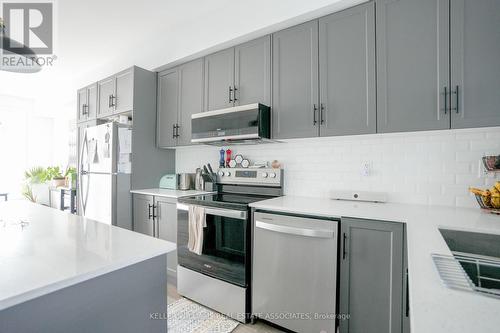 5 - 314 Equestrian Way, Cambridge, ON - Indoor Photo Showing Kitchen With Stainless Steel Kitchen With Upgraded Kitchen