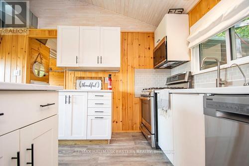 144 Northern Avenue, Galway-Cavendish And Harvey, ON - Indoor Photo Showing Kitchen