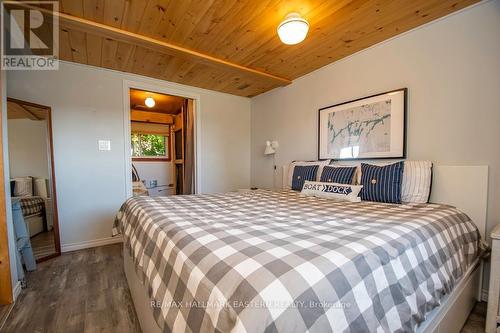 144 Northern Avenue, Galway-Cavendish And Harvey, ON - Indoor Photo Showing Bedroom