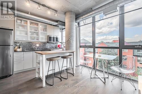 502 - 533 Richmond Street W, Toronto, ON - Indoor Photo Showing Kitchen