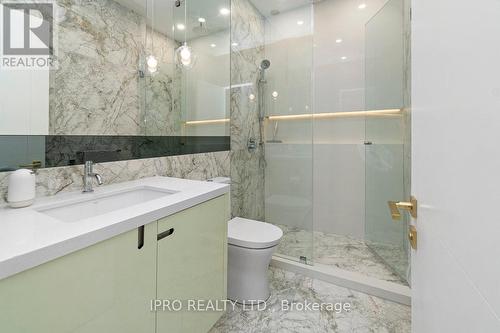 47 Ambleside Avenue, Toronto, ON - Indoor Photo Showing Bathroom