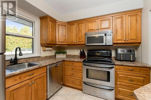 87 Main Street N, Halton Hills, ON - Indoor Photo Showing Kitchen