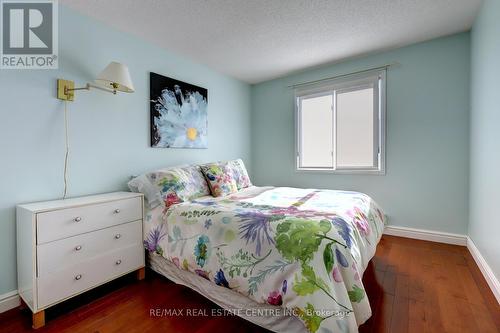 19 Pompano Court, Hamilton, ON - Indoor Photo Showing Bedroom