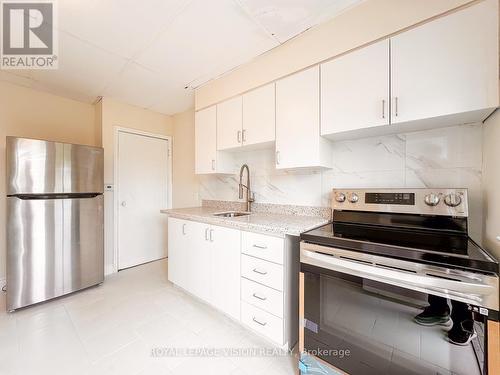 4049 Hwy 6, Hamilton, ON - Indoor Photo Showing Kitchen