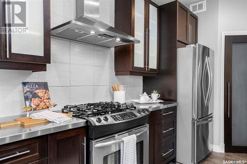 616 Lansdowne Avenue, Saskatoon, SK - Indoor Photo Showing Kitchen With Upgraded Kitchen