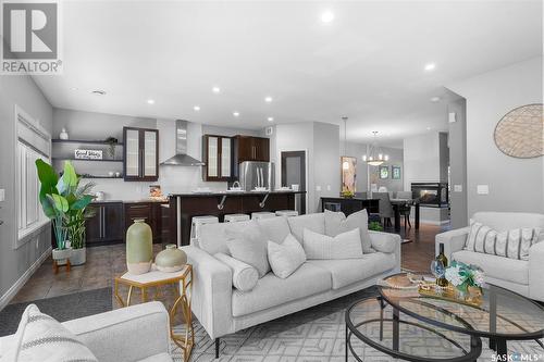 616 Lansdowne Avenue, Saskatoon, SK - Indoor Photo Showing Living Room