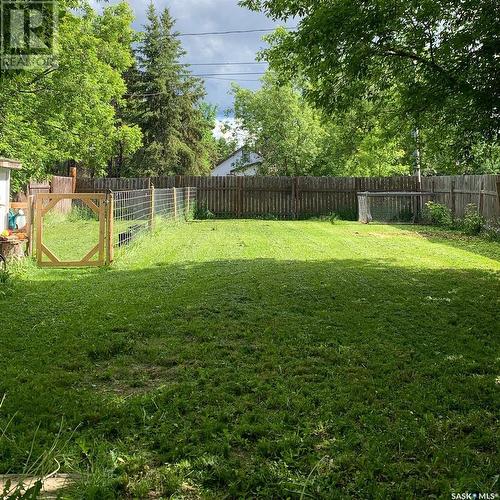 608 3Rd Avenue W, Meadow Lake, SK - Outdoor With Backyard