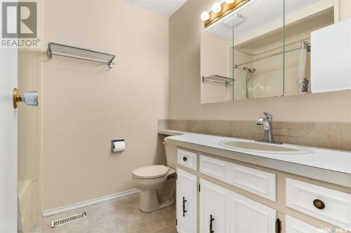 134 Houston Road, Regina, SK - Indoor Photo Showing Bathroom