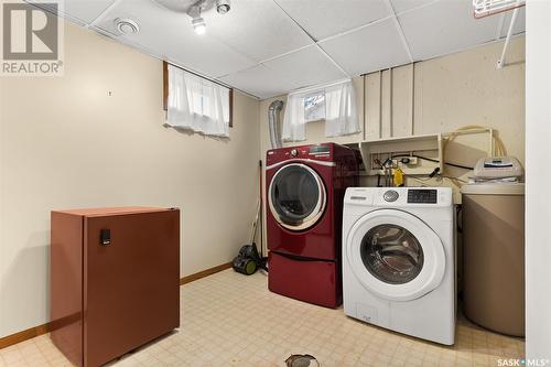 134 Houston Road, Regina, SK - Indoor Photo Showing Laundry Room