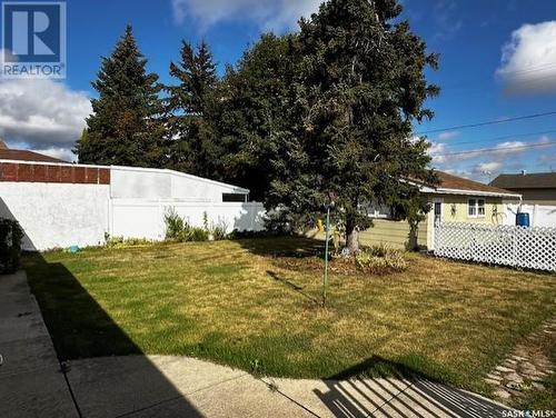 214 10Th Avenue W, Melville, SK - Outdoor