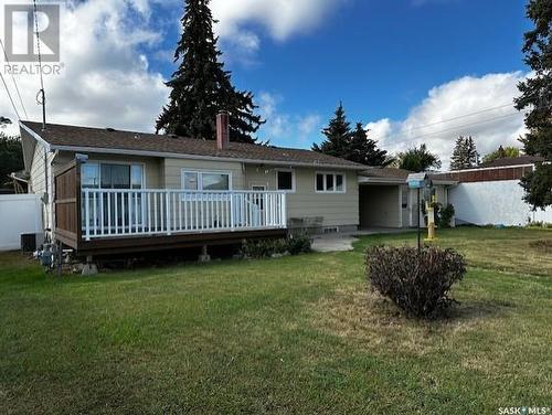 214 10Th Avenue W, Melville, SK - Outdoor With Deck Patio Veranda