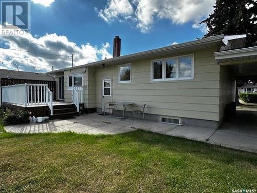 214 10Th Avenue W, Melville, SK - Outdoor